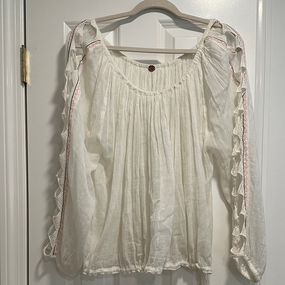 Breezy lightweight FP One gauze shirt with arm cutouts
